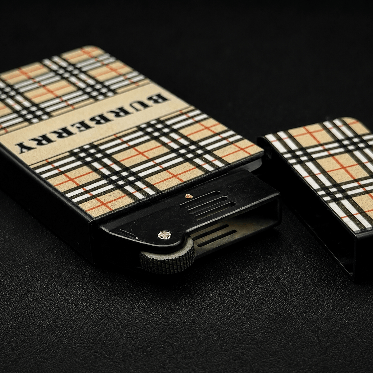Burberry Slim Lighter