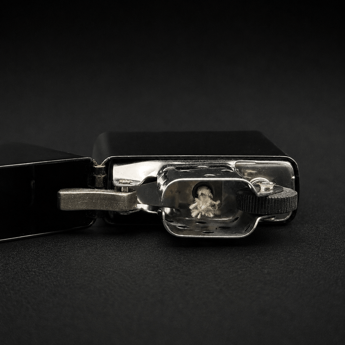 Black Classic Zippo Sound