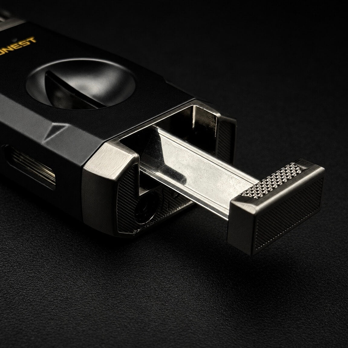 HONEST Black Marquis — Pipe Lighter