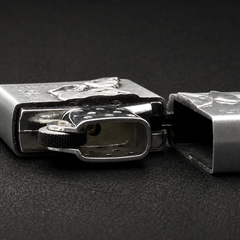 The Silent Gentleman – Vintage Lighter