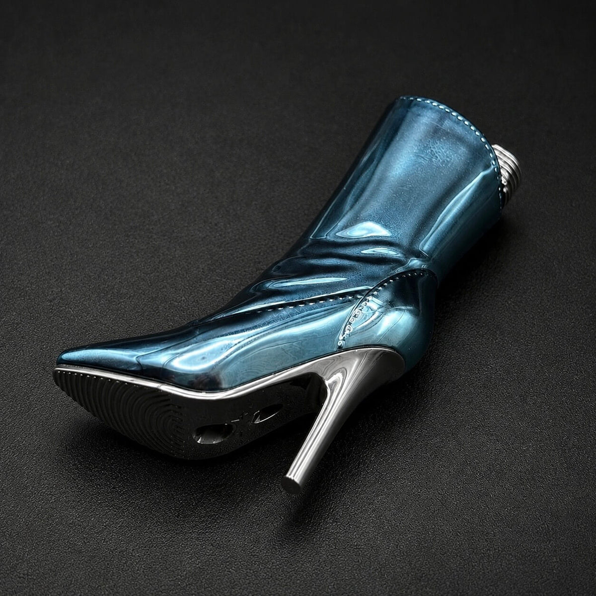 HIGH-HEEL LIGHTER